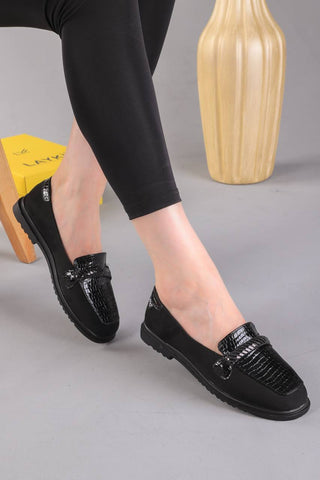 Kadın Krok Siyah Renkli Klasik Ayakkabı