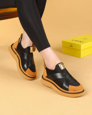 Layki Taba Renkli Çapraz Bantlı Yürüyüş Ayakkabısı