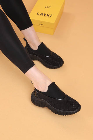 Layki Taşlı Desenli Siyah Renkli Günlük Yürüyüş Ayakkabısı