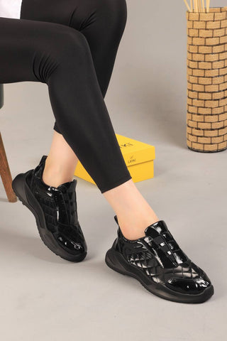 Layki Taşlı Desenli Siyah Renkli Günlük Yürüyüş Ayakkabısı
